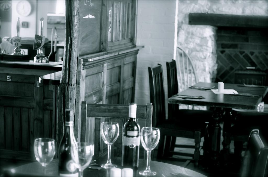 The Crown Inn Benson Exterior foto